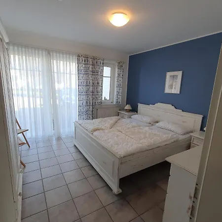 Apartment Darsser Weg 32 *